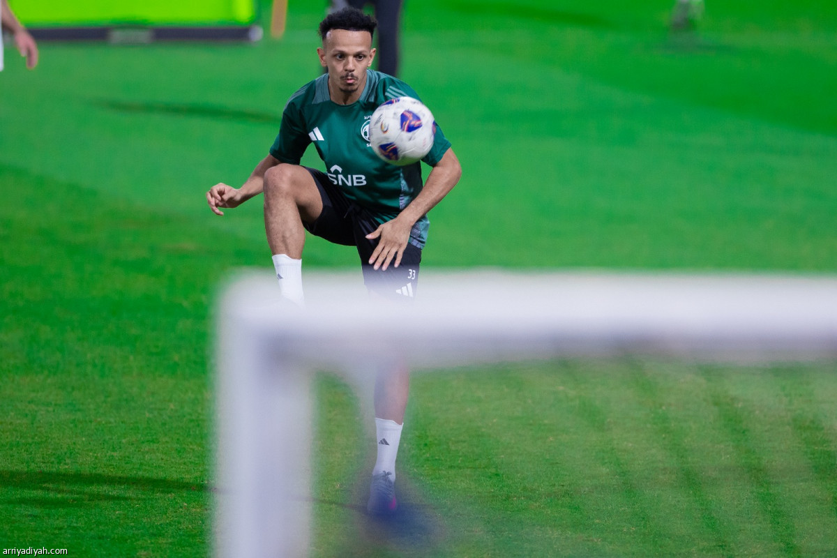 «الصقور».. مهارة وتصويب