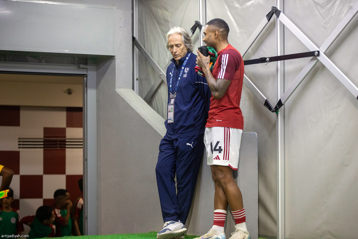 علاقات قديمة