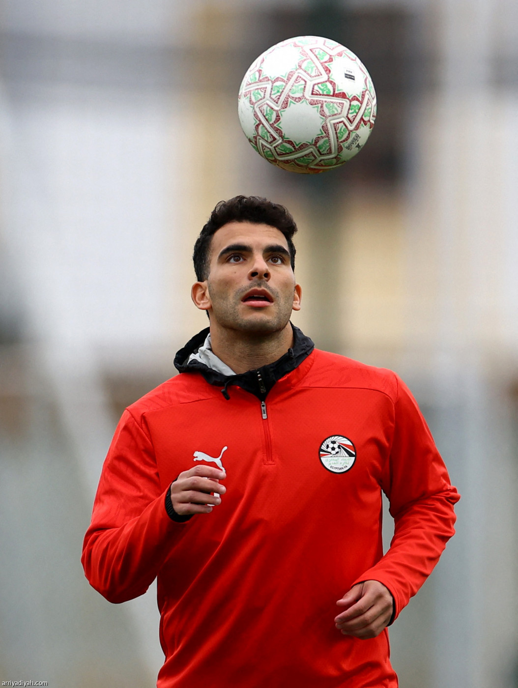 البرونز بين «الفراعنة» و«النسور»