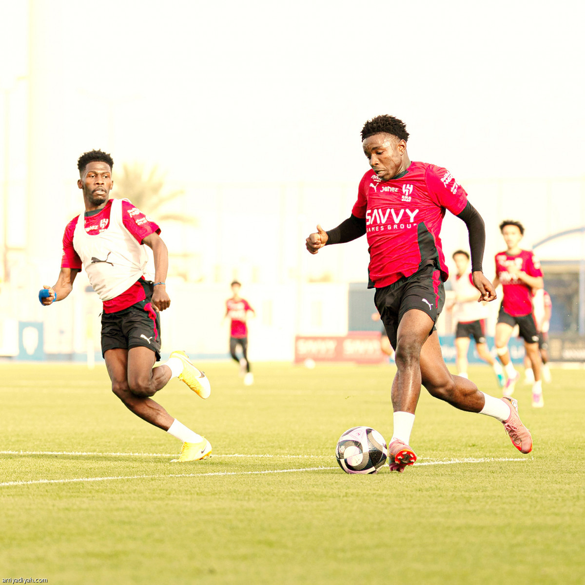 الهلال يناور