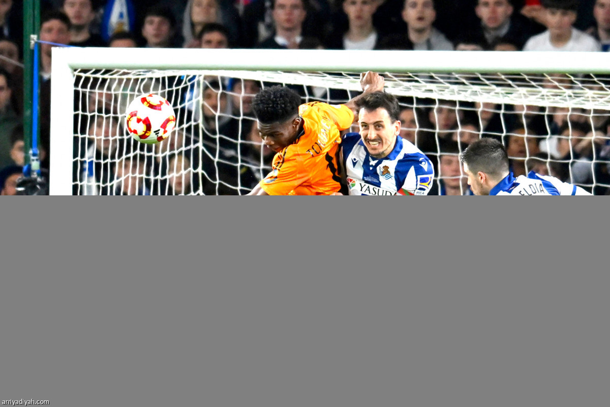 الريال يقترب