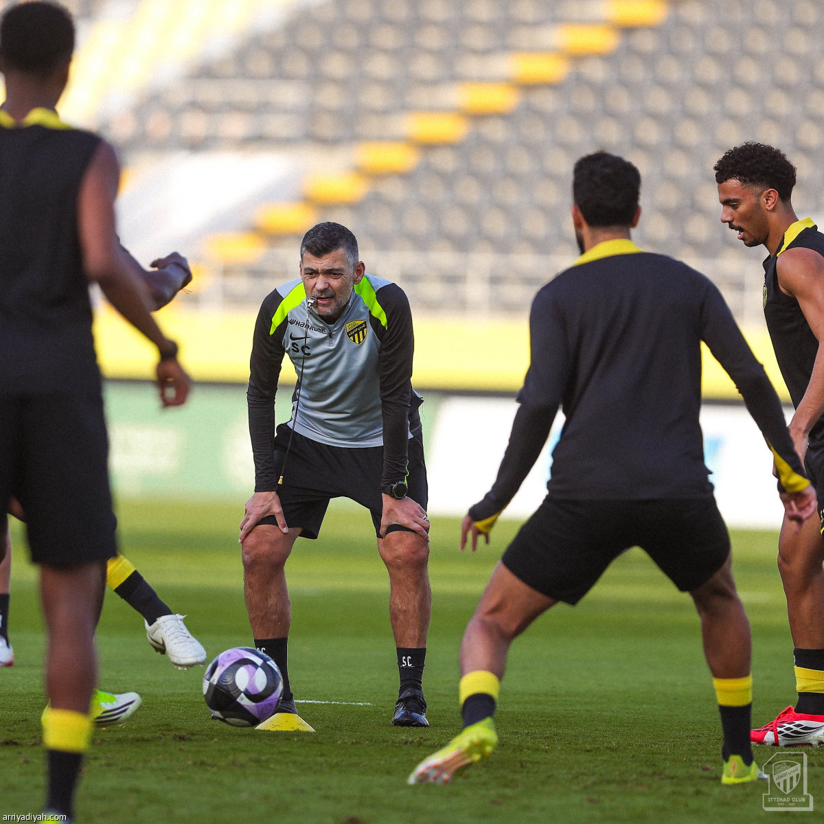 الاتحاد ينهي الإعداد