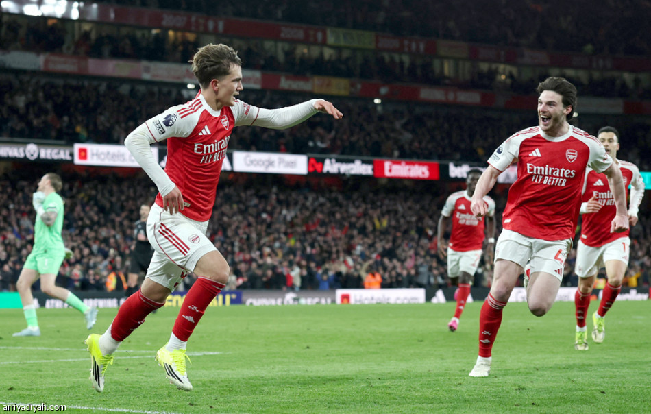 أرسنال يتخطى إيفرتون بالبديلين