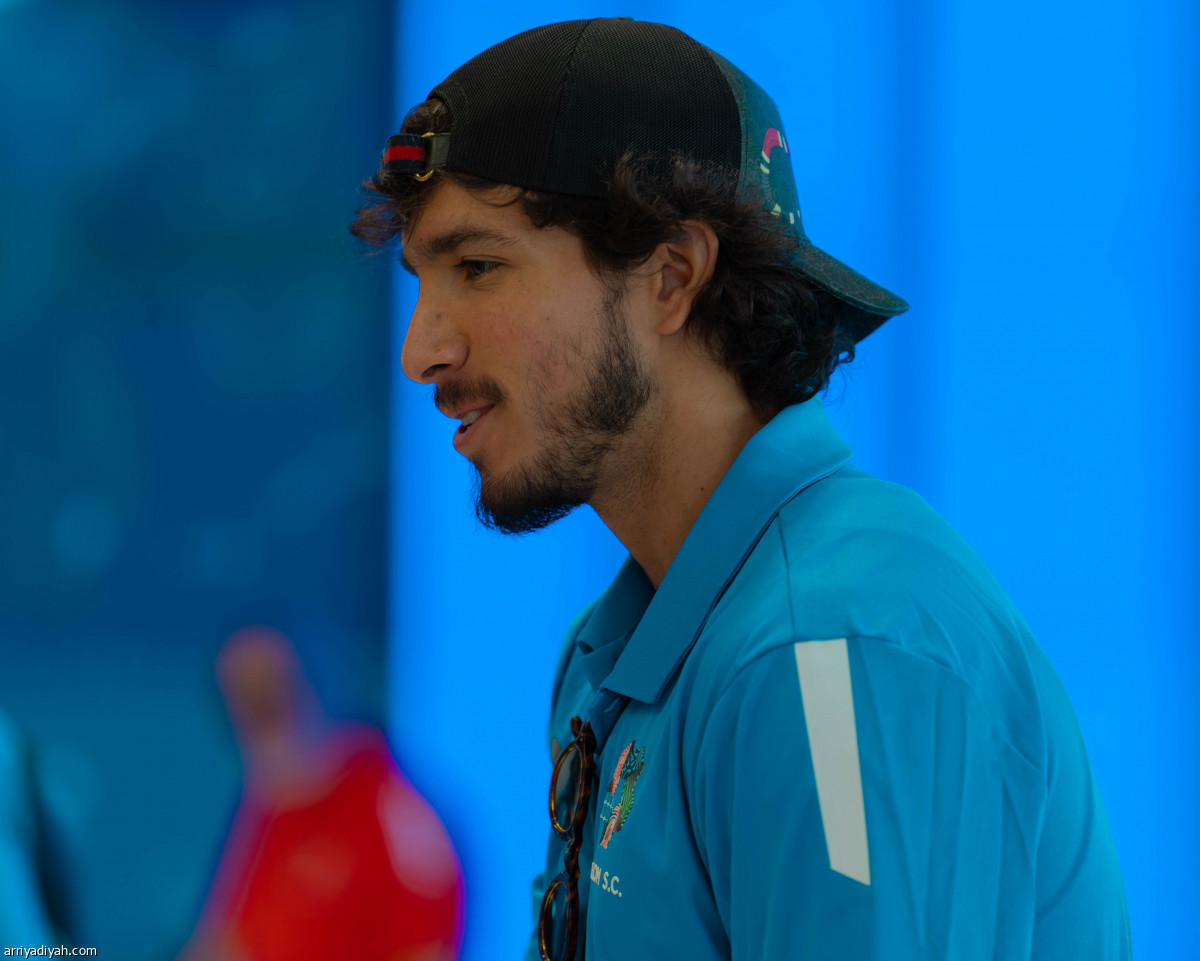 نيوم إلى إسبانيا