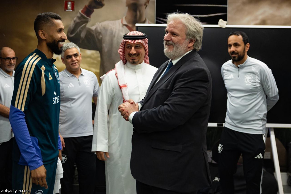 سفير صربيا يزور الأخضر