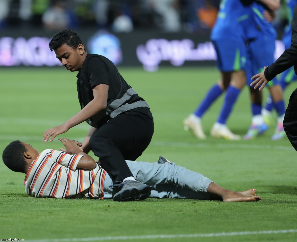 الفتح يسقط المتصدر