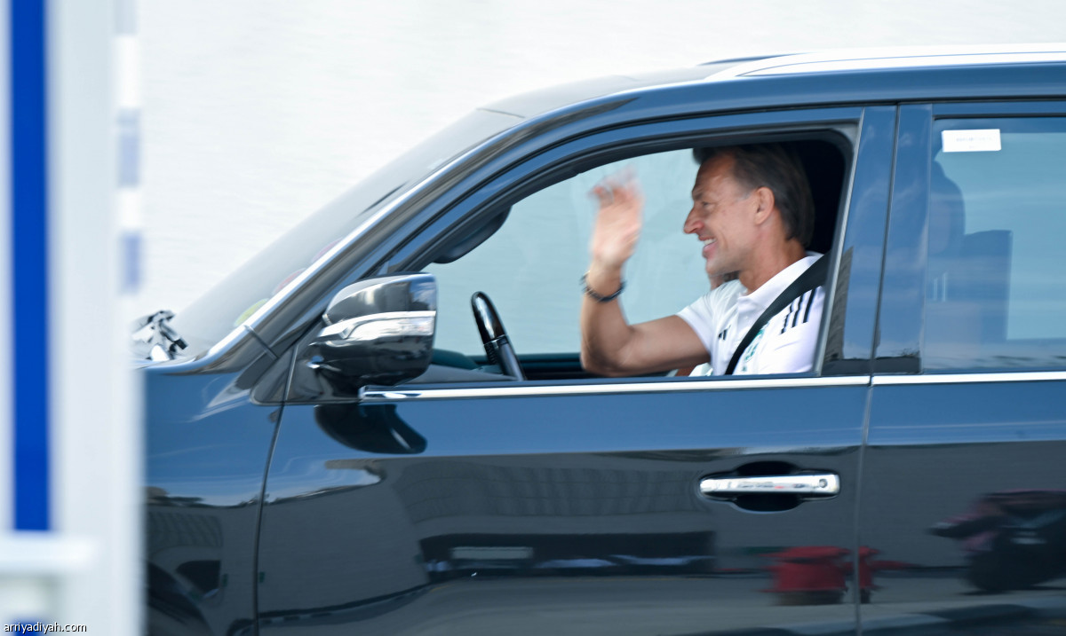 الأخضر يجتمع