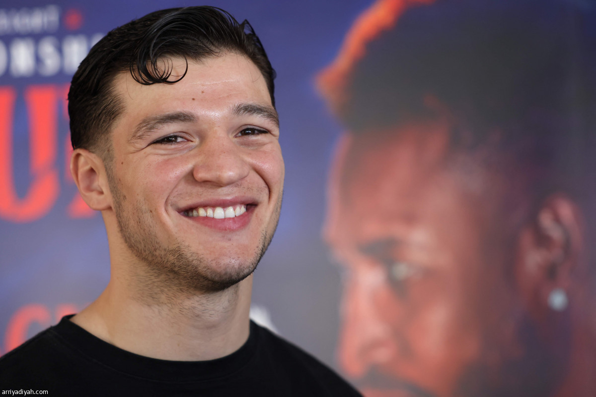 الأبطال يتحدثون