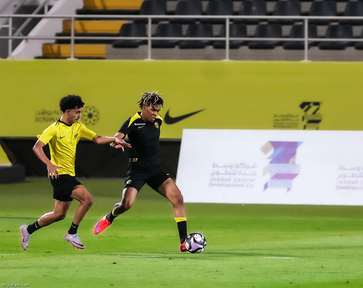 الاتحاد يناور