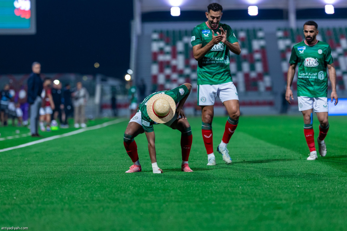 احتفالات.. واعتراضات