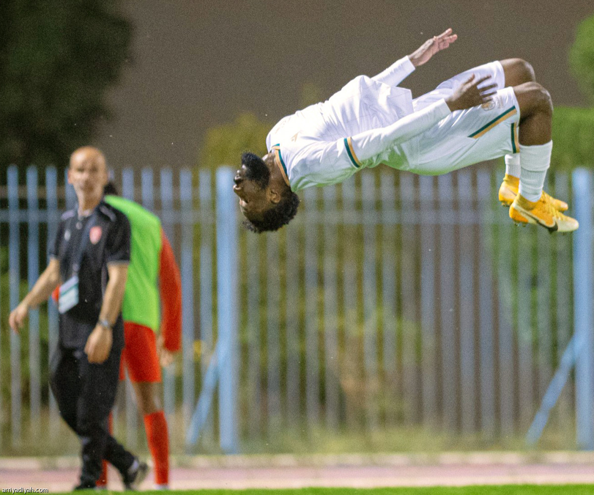 المطاردة مستمرة