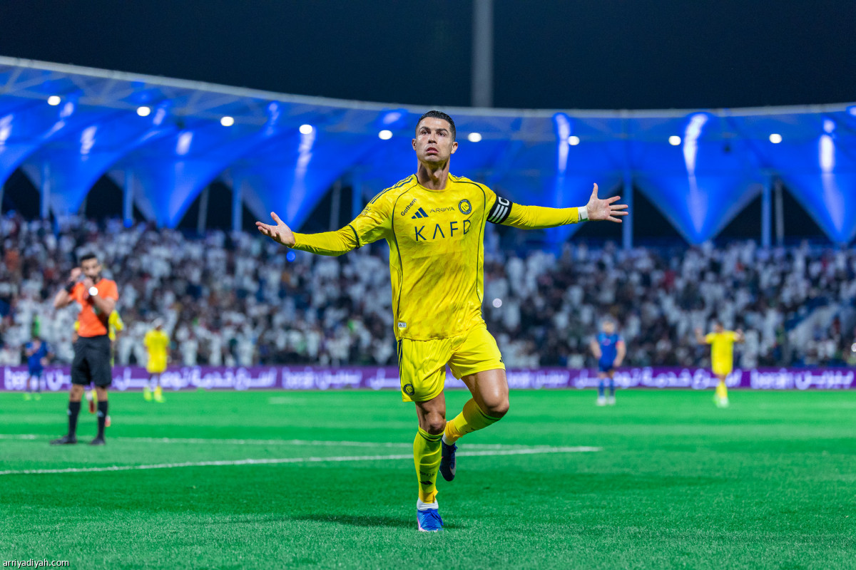 الاحتفال يعود