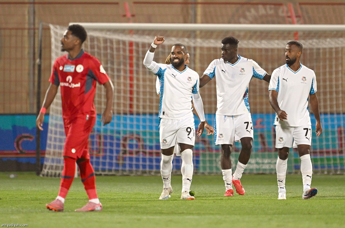 نيوم.. فرحة أولى