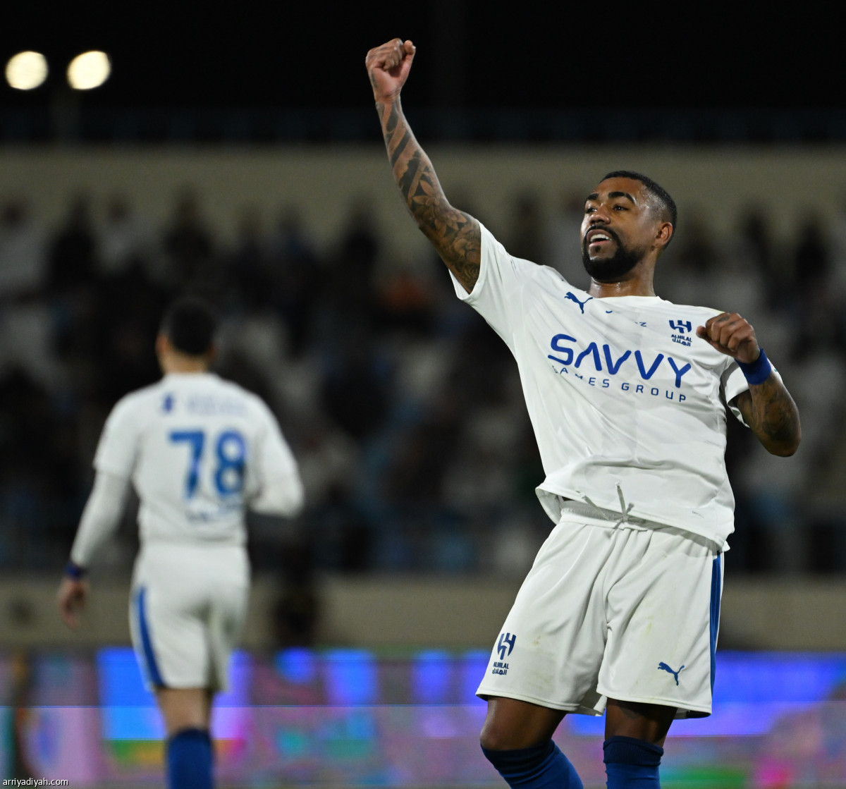 الهلال يعود مكتسحا