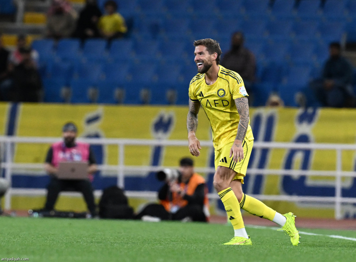 القمة تبقى نصراوية