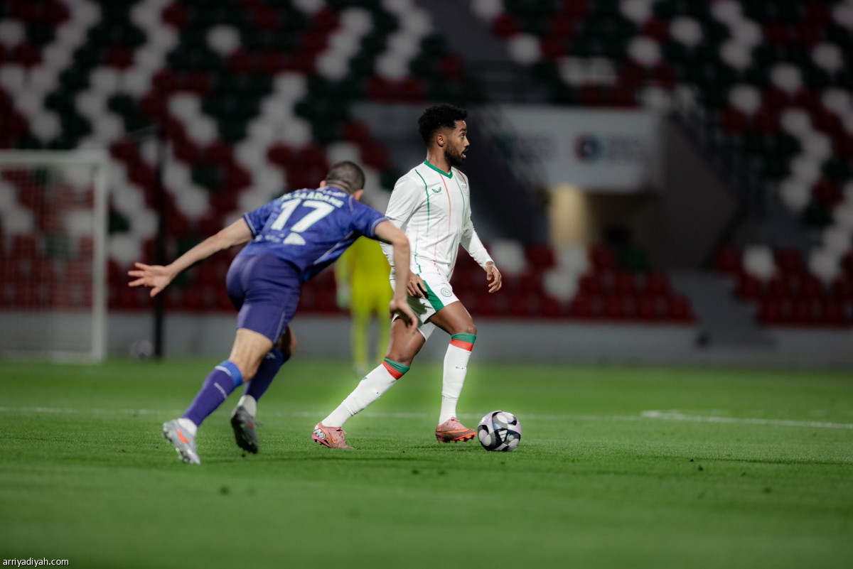 الاتفاق يكسب الفتح