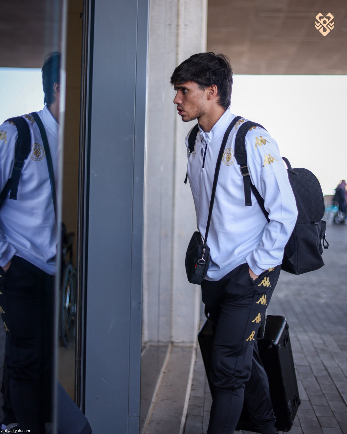 الخلود يغادر