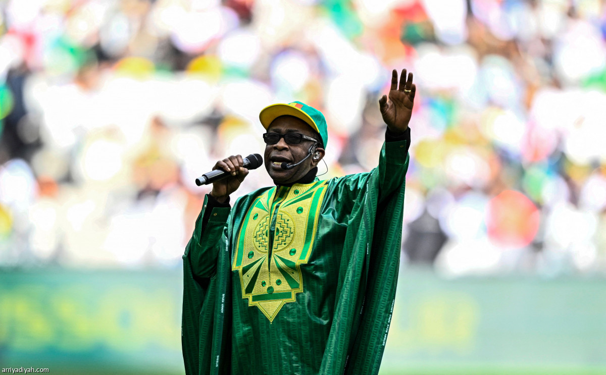 «الأسود» يحتفلون