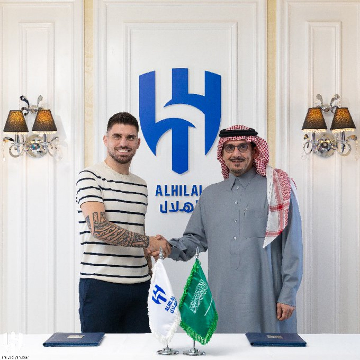 نيفيش مستمر