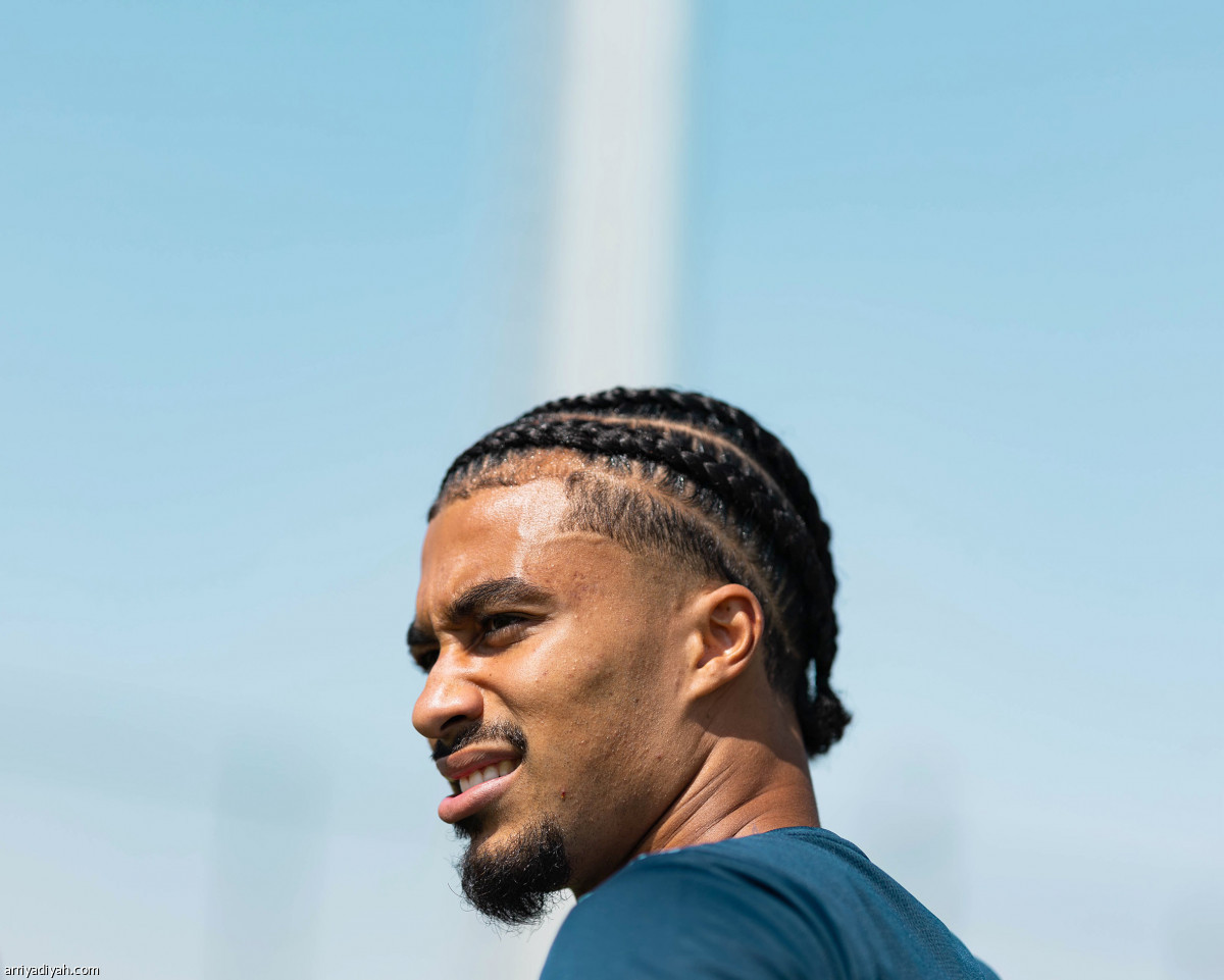 نيوم.. يتأهب