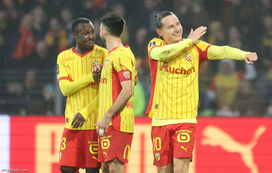 موناكو يصعق لانس بثلاثية